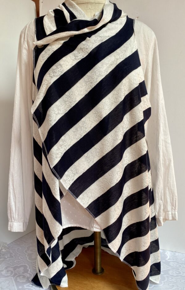 Navy and white striped vest worn five different ways - Image 3