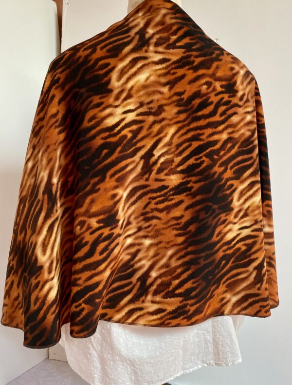 Animal print vest to wear five different ways - Image 8