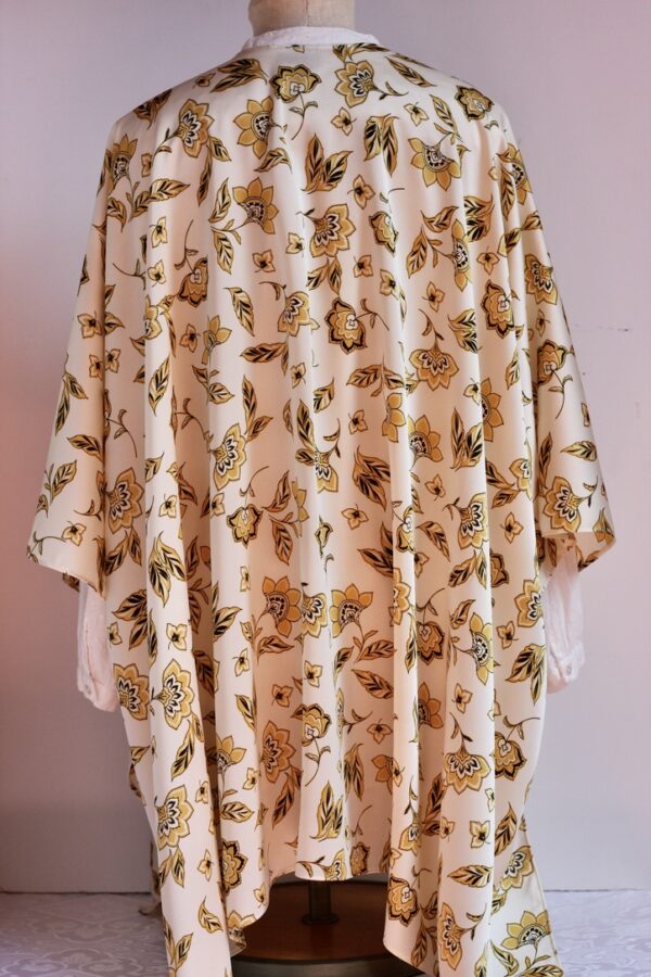 Yellow floral on cream ruana - Image 2