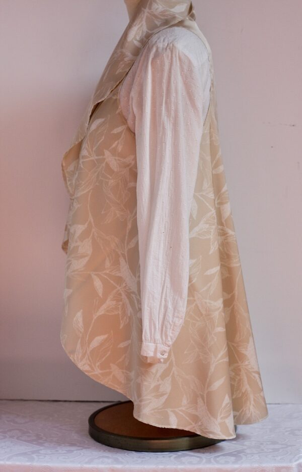 White on cream vest that can be worn five ways - Image 2