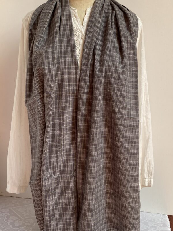Gray plaid lightweight scarf - Image 2