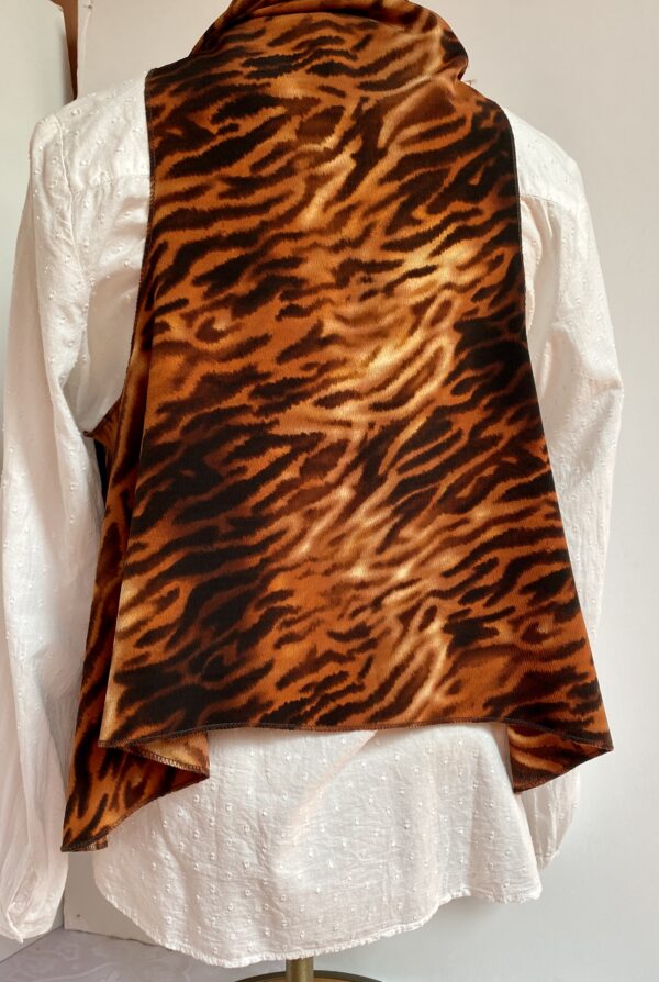 Animal print vest to wear five different ways - Image 6