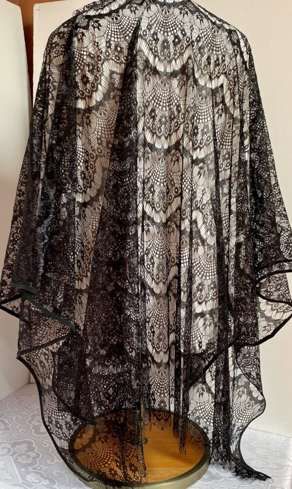 Black lace ruana poncho - Image 2