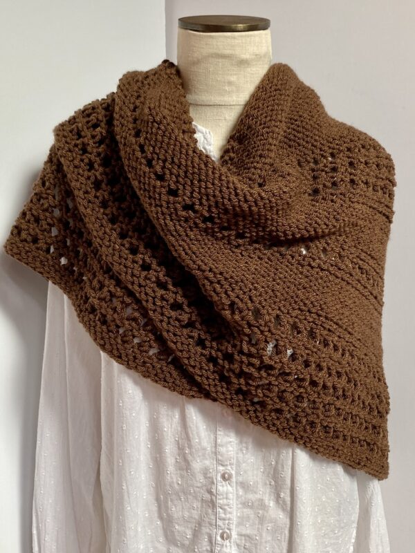 Hand knit brown triangle shawl - Image 3