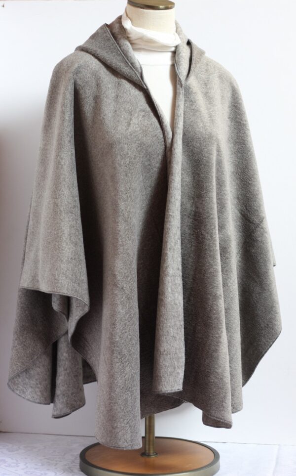 Fleece poncho with hood in various colors - Image 3