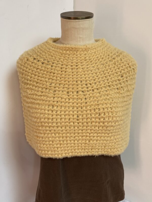 Hand knit buttercup yellow coverlet - Image 4