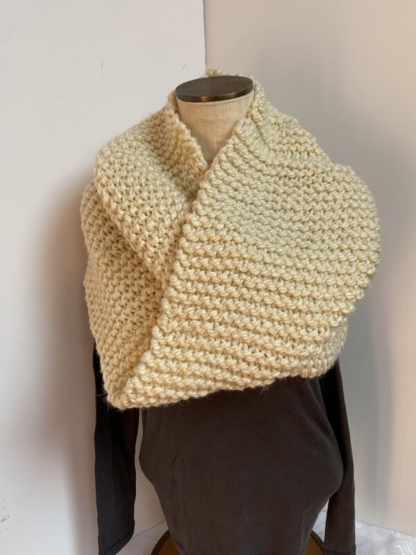 Cream hand knit shrug with gold thread - Image 2