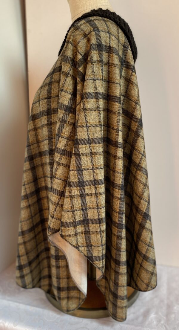 Brown plaid jersey knit fabric with knit collar - Image 2