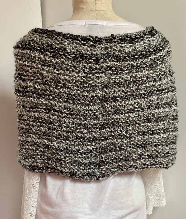 Hand knit coverlet in black, white and gray tweed - Image 4