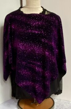 Short black poncho with pink dots