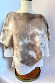 Short tie dye poncho in sweater knit
